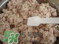 做藕丸子要放多少鹽？一斤藕做藕圓子放多少鹽合適？