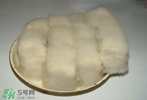 霉豆腐長黑毛能吃嗎？霉豆腐為什么長黑毛？