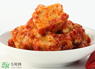 霉豆腐長黑毛能吃嗎？霉豆腐為什么長黑毛？