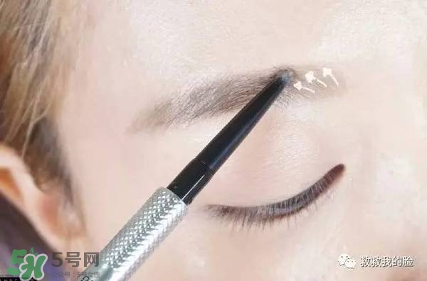 金高銀妝容怎么化？金高銀仿妝