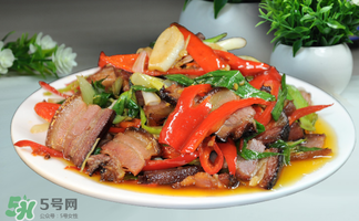 臘肉蒸還是煮？臘肉蒸好還是煮好？