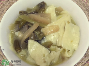 酸菜臭了還能吃嗎？酸菜臭了對身體有害嗎？