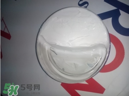 妮維雅藍罐怎么乳化？妮維雅藍罐面霜好用嗎？