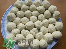 豆腐丸子散了怎么辦？豆腐丸子怎么做不散？