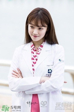 李圣經(jīng)的衣服什么牌子？李圣經(jīng)衣服同款