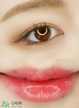 李圣經(jīng)妝容怎么化？李圣經(jīng)仿妝教程