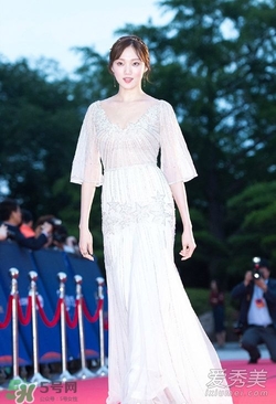 李圣經(jīng)的衣服什么牌子？李圣經(jīng)衣服同款