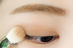 李圣經(jīng)妝容怎么化？李圣經(jīng)仿妝教程