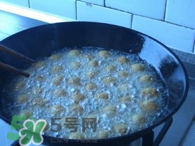 豆腐丸子散了怎么辦？豆腐丸子怎么做不散？