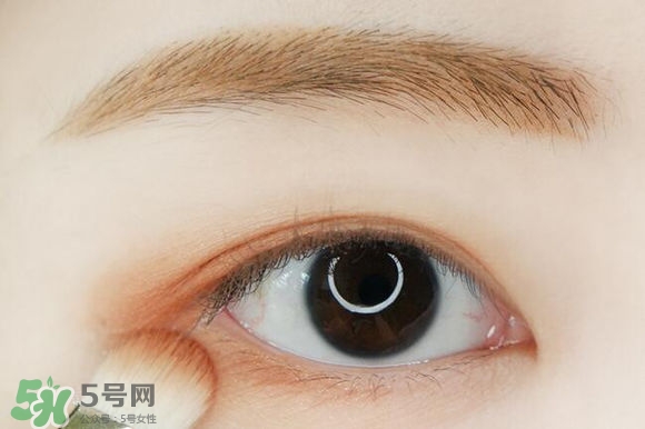 李圣經(jīng)妝容怎么化？李圣經(jīng)仿妝教程