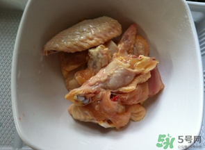 腌雞肉用什么調(diào)料？雞肉用什么腌制？