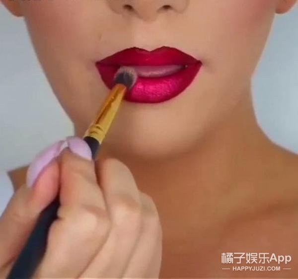 反咬唇妝怎么畫？反咬唇妝畫法圖解