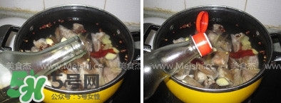 臘豬腳燉什么好吃？臘豬蹄燉什么好吃？