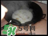 臘豬腳燉什么好吃？臘豬蹄燉什么好吃？