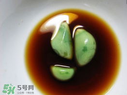臘八醋里的蒜能吃嗎？臘八醋里的蒜好吃嗎？