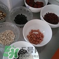 怎么用電飯煲煮臘八粥？電飯煲怎么熬臘八粥？