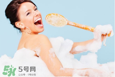 冬天洗澡水溫50度行嗎？50度的水可以洗澡嗎？
