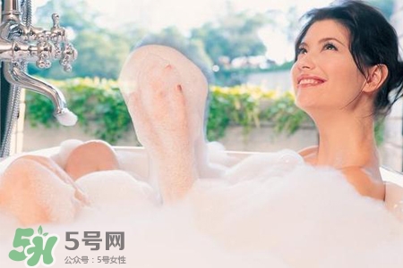 冬天洗澡水溫60度行嗎？60度的水可以洗澡嗎？