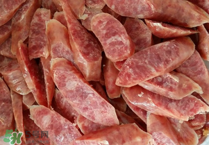 豬大腸可以做臘腸嗎？做臘腸用豬大腸還是豬小腸？