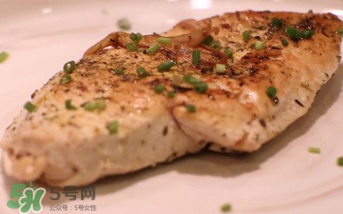 雞胸肉蛋白質含量高嗎?雞胸肉蛋白質含量是多少