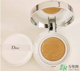 dior迪奧氣墊好用嗎？dior迪奧氣墊和蘭蔻氣墊哪個(gè)好用？