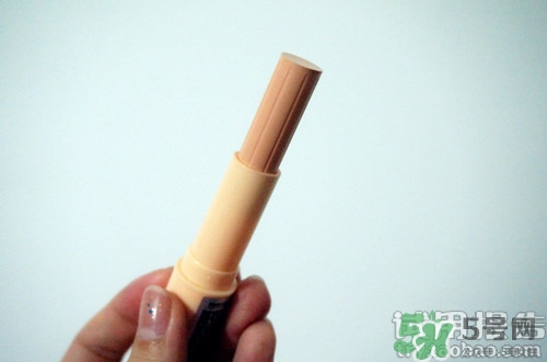 唇部遮瑕膏怎么用？唇部遮瑕膏使用方法