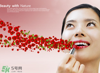涂口紅嘴唇變白怎么辦？長期涂口紅的危害