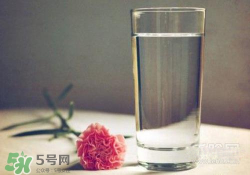 高血壓早上能喝鹽水嗎？高血壓早上喝鹽水的好處？