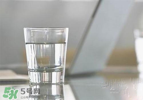 高血壓早上能喝鹽水嗎？高血壓早上喝鹽水的好處？