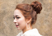 假發(fā)怎么扎丸子頭？假發(fā)丸子頭包怎么帶