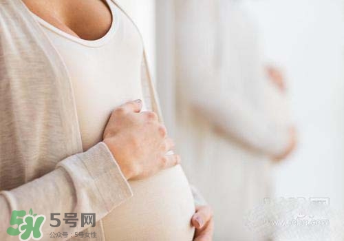 孕婦可以經(jīng)常摸肚子嗎？孕婦經(jīng)常摸肚子會(huì)怎樣？