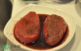 自己在家怎么腌牛排？自己在家腌制牛排需要什么材料？