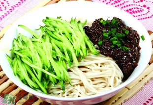 減肥可以吃炸醬面嗎？減肥期間吃炸醬面會胖嗎？