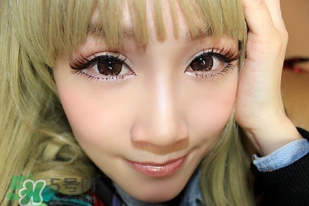 美瞳應該怎么戴？美瞳的正確戴法