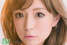戴美瞳可以滴眼藥水嗎？戴美瞳滴什么眼藥水？