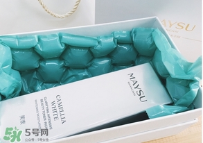 美容液是精華液嗎？美容液和精華液的區(qū)別