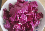紫甘藍(lán)生吃好還是熟吃好？紫甘藍(lán)怎么吃最營養(yǎng)？