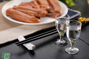喝白酒有什么好處？怎么喝酒不容易醉