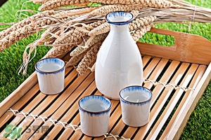 喝白酒有什么好處？怎么喝酒不容易醉