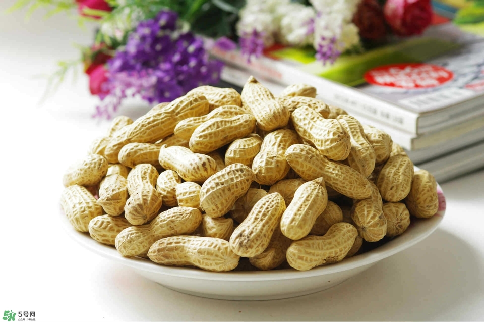 冬天吃花生好嗎？冬天吃花生會上火嗎？