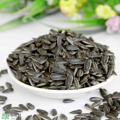 吃瓜子會(huì)口腔潰瘍嗎？口腔潰瘍可以吃瓜子嗎？