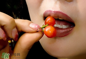 嘴唇起泡腫了怎么辦？嘴唇起泡腫了怎么消腫
