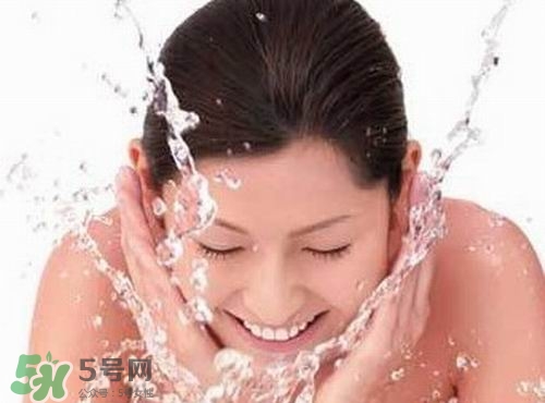 用白醋洗臉能祛斑嗎？白醋洗臉祛斑作用大嗎