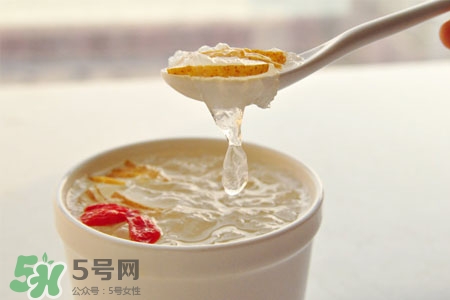 吃燕窩可以吃蘿卜嗎？燕窩能和白蘿卜同吃嗎？
