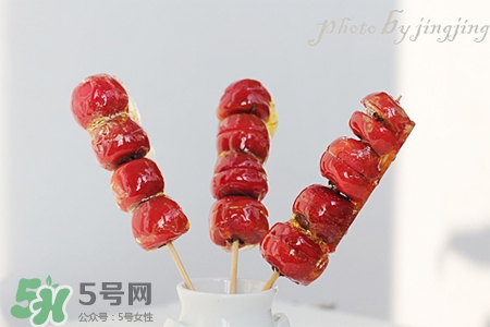 冰糖葫蘆的紙能吃嗎？冰糖葫蘆外面的膜能吃嗎？