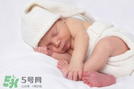 3月份的新生兒穿什么衣服？三月份寶寶穿什么衣服？