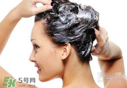 染發(fā)前可以洗頭嗎？染發(fā)前洗頭好還是不洗頭好？