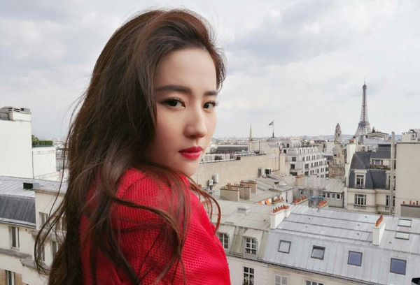 極光紅是什么顏色？極光紅口紅試色