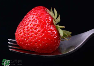 寶寶吃草莓會過敏嗎？寶寶吃草莓過敏怎么辦？