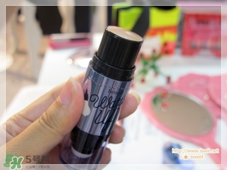 貝玲妃高光棒怎么用？貝玲妃高光棒使用方法